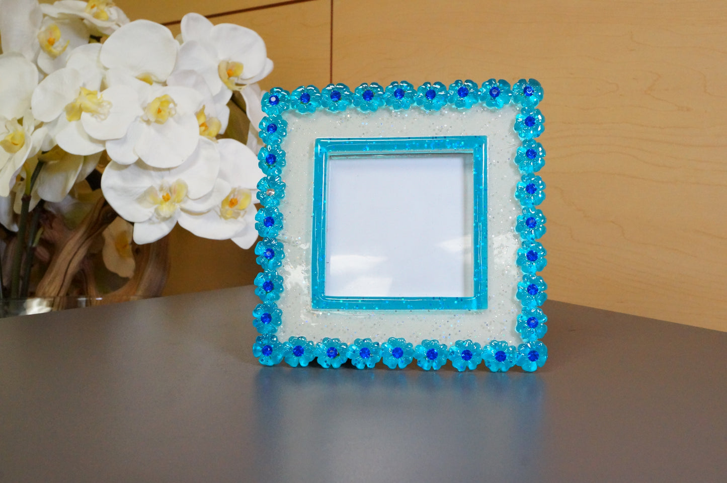 Square Shaped Acrylic Flower Detail Free Standing Desk Photo Frame 3"x3"