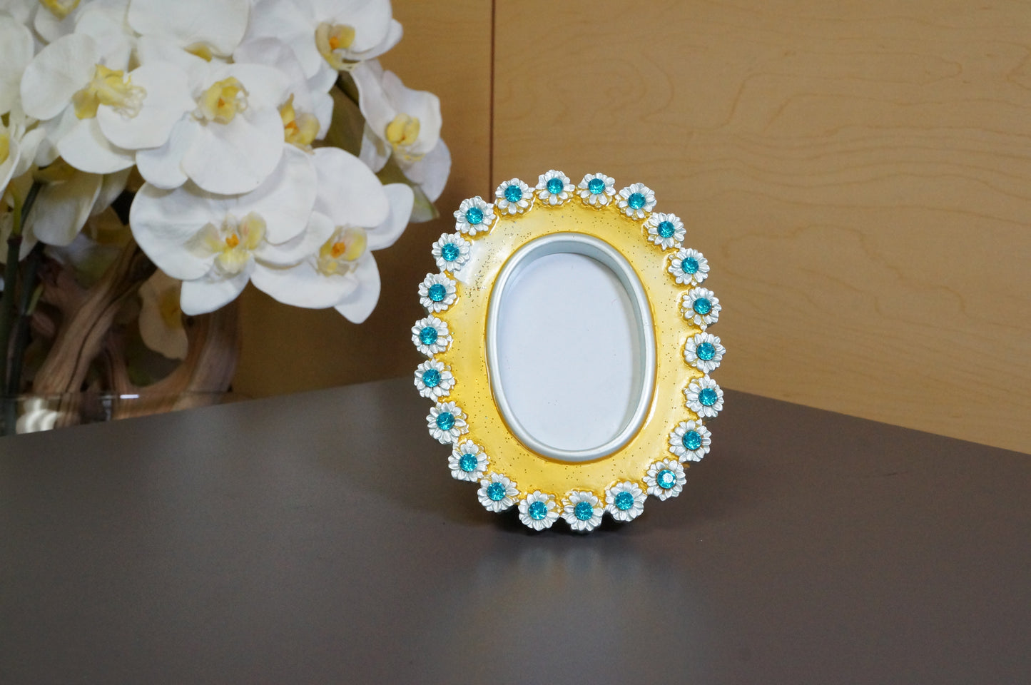 Oval Shaped Acrylic Flower Details Free Standing Desk Photo Frame 1.75"x2.75"
