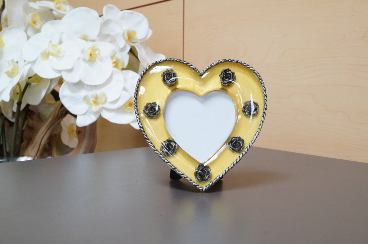 Heart Shaped Flower Detail Acrylic Free Standing Desk Photo Frame 2.5"x2"